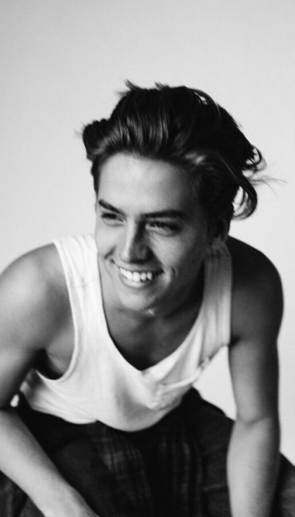 Cole Sprouse Wallpaper Iphone