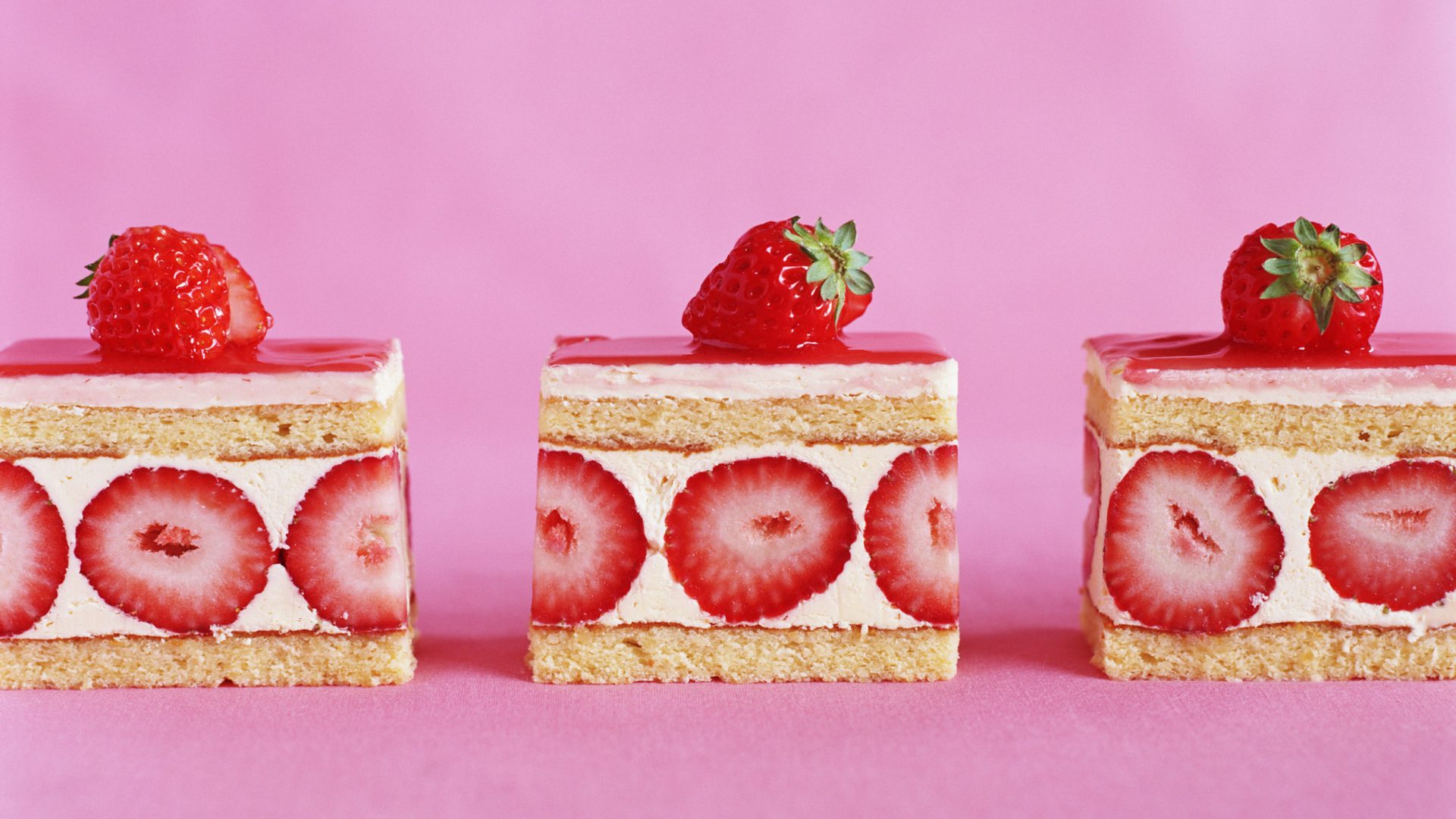 Cute Strawberry Cake Wallpaper