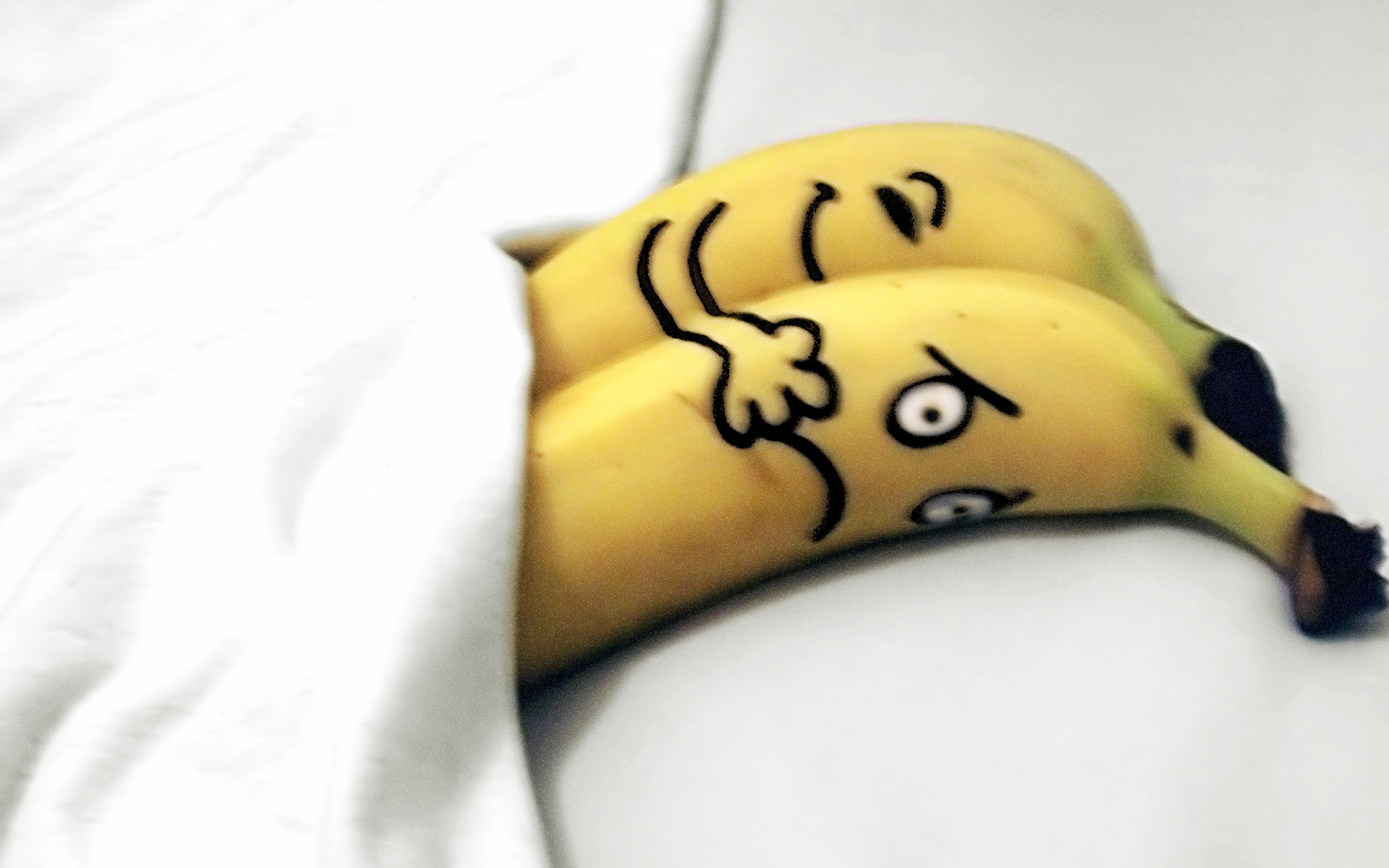 Funny Bananas Sleep Wallpaper HD 2880x1800