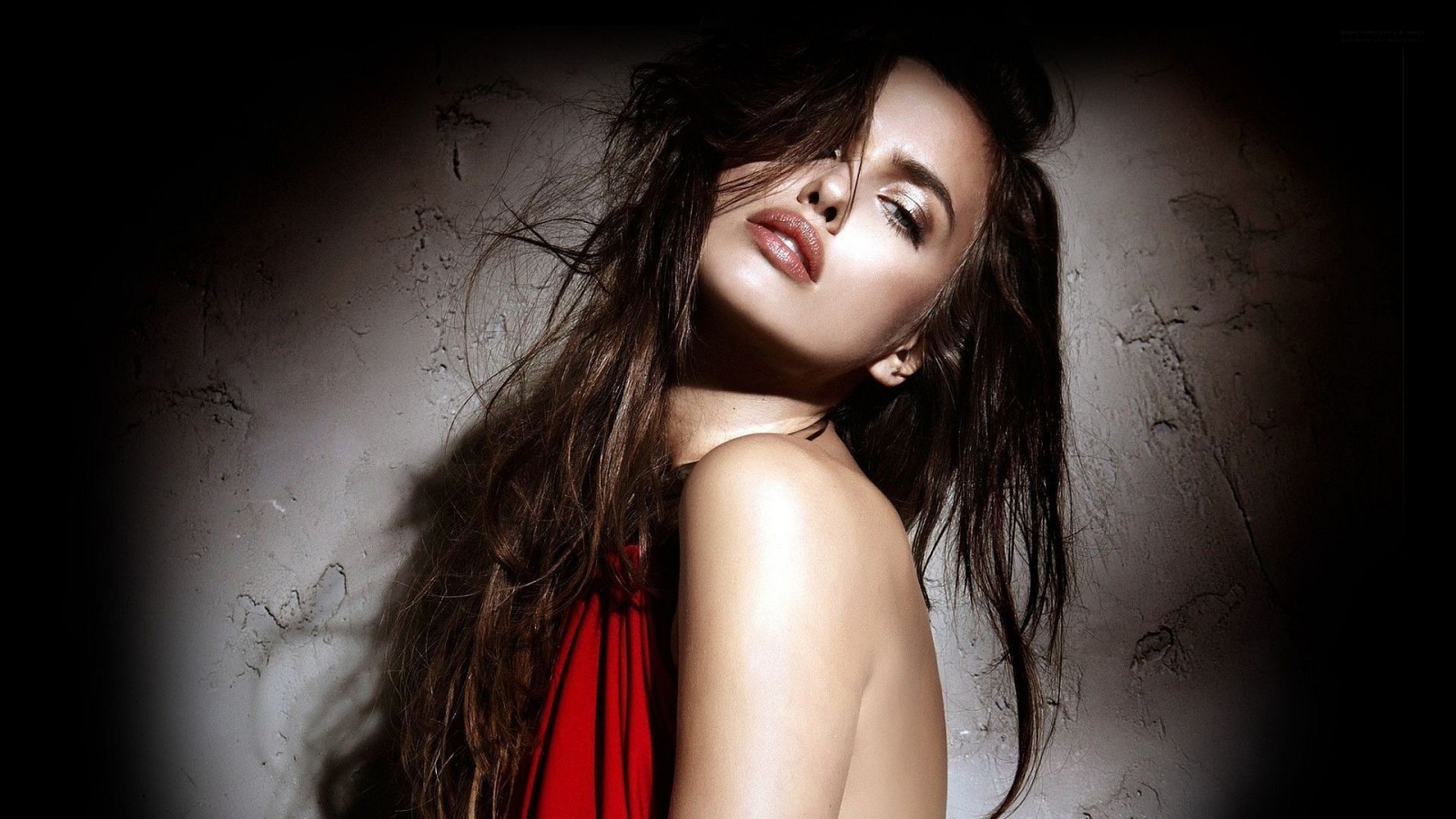 Irina Shayk Cool Wallpaper