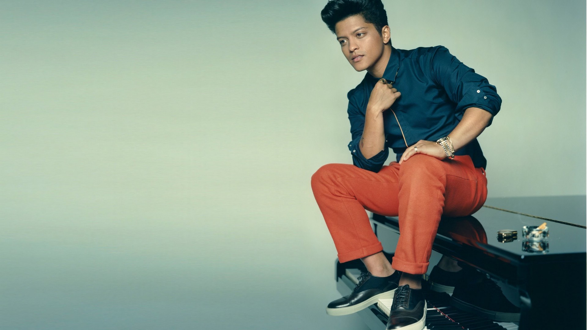 Bruno Mars Wallpaper HD