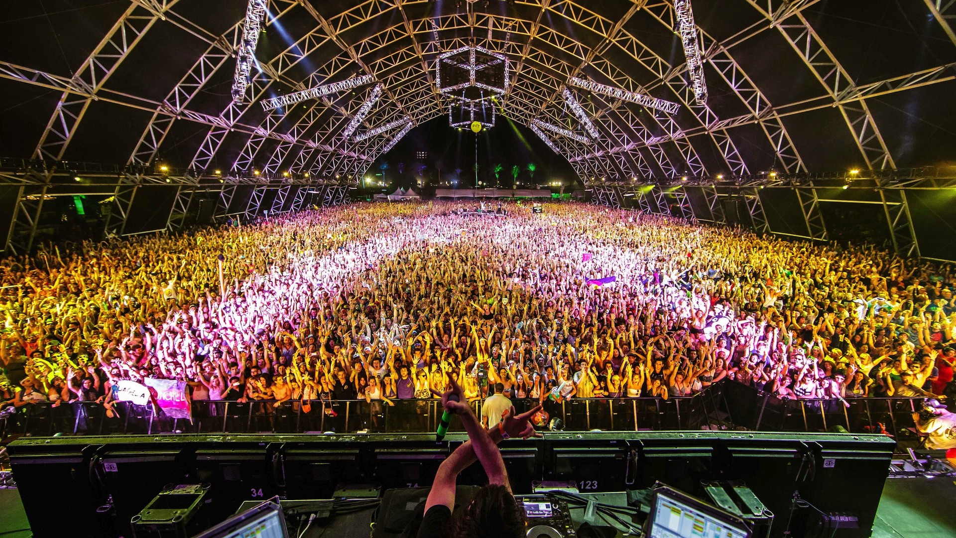 Coachella 2019 Desktop Backgrounds with high-resolution 1920x1080 pixel. You can use this wallpaper for your Desktop Computer Backgrounds, Mac Wallpapers, Android Lock screen or iPhone Screensavers and another smartphone device